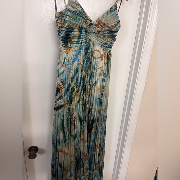 Guess By Marciano Chain Reaction Pleated Maxi Long Wedding Dress Size 0 / 36 - Picture 1 of 4